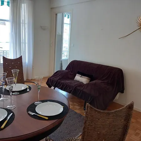 Hyper-centre Croisette * 칸느