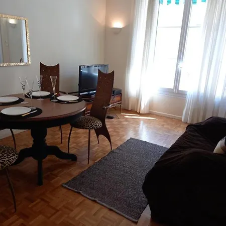 Hyper-centre Croisette *